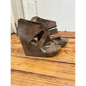 Unlisted Kenneth Cole Day Dream Wedge Heels size 6